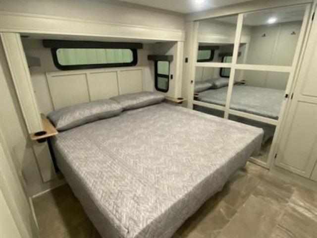 2025-coachmen-brookstone-932-p13