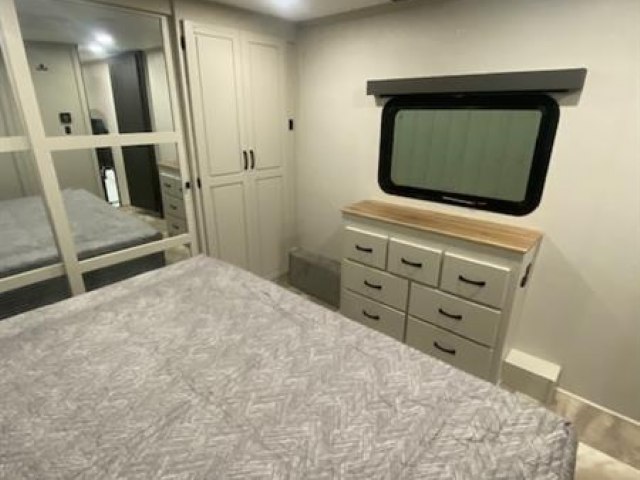 2025-coachmen-brookstone-932-p14