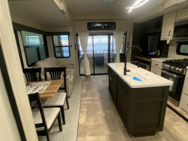 2025-coachmen-brookstone-932-p5