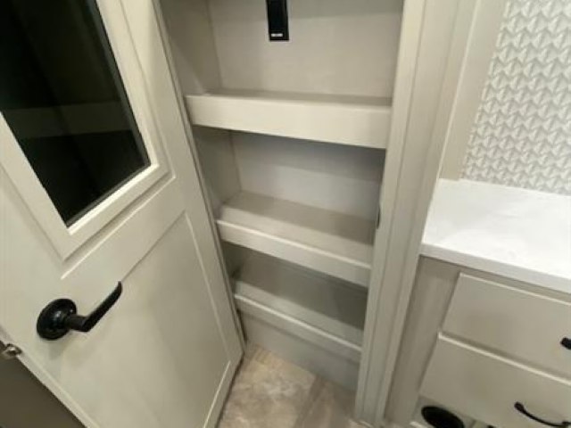 2025-coachmen-brookstone-932-p8