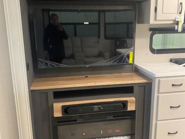 2025-coachmen-brookstone-932-p9