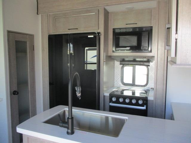 2024-dutchmen-voltage-vseries-303-p5