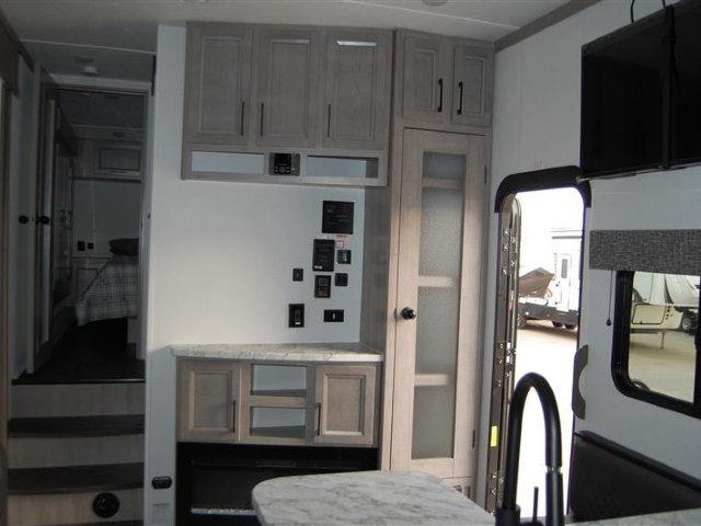 2024-dutchmen-voltage-vseries-862-p10