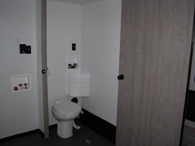 2024-dutchmen-voltage-vseries-862-p15