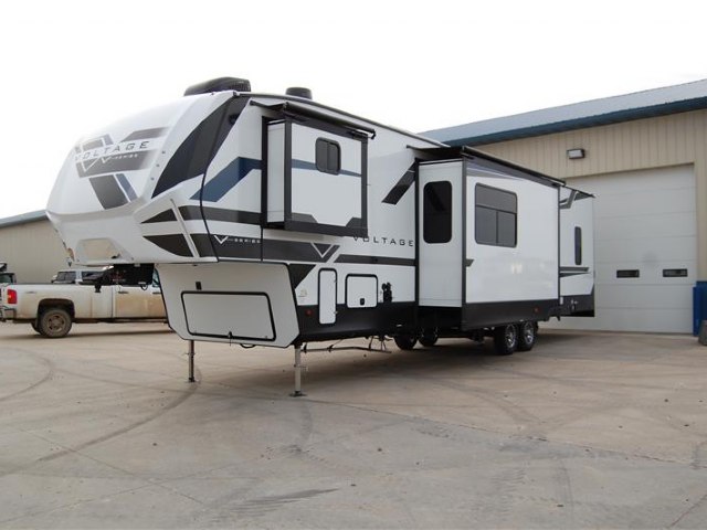 2024-dutchmen-voltage-vseries-862-p2