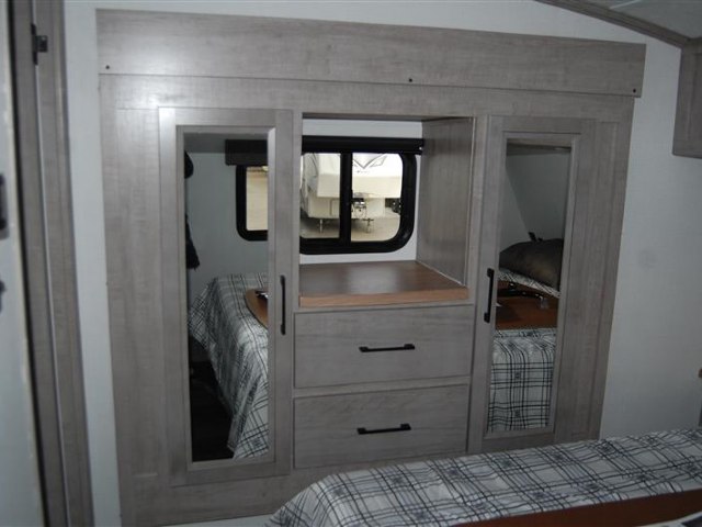 2024-dutchmen-voltage-vseries-862-p21