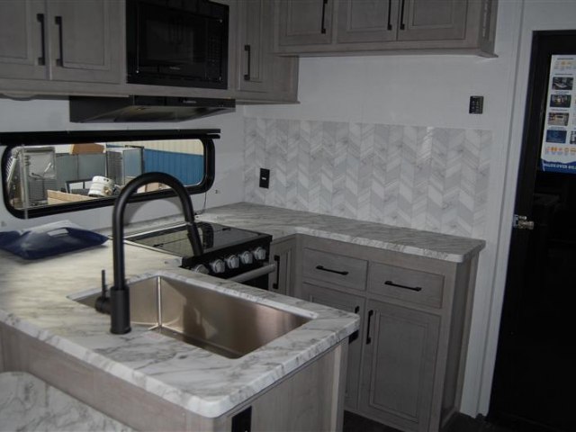 2024-dutchmen-voltage-vseries-862-p7